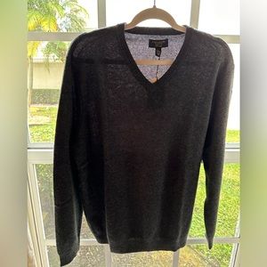 Charcoal Cashmere Men’s V-Neck Seeater